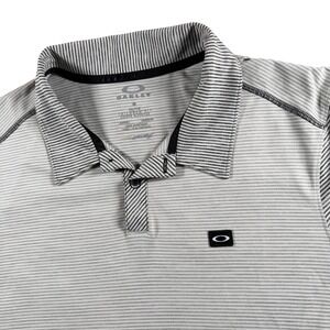 Oakley Tailored Fit XL Gray Striped Short Sleeve Golf Polo Shirt Logo athletic